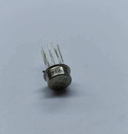 AD544JH TO-99 OPERATIONAL AMPLIFIER IC